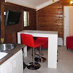 2 Pers By Interhome * קאלבי